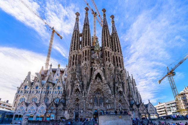basilica-de-la-sagrada-familia-randy-scherkenbach